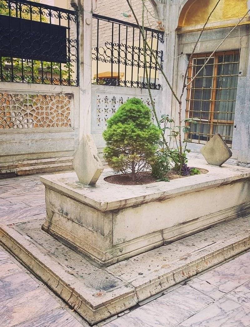 Mevlana’nın vasiyetini yerine getirmeyen isim kim? 8